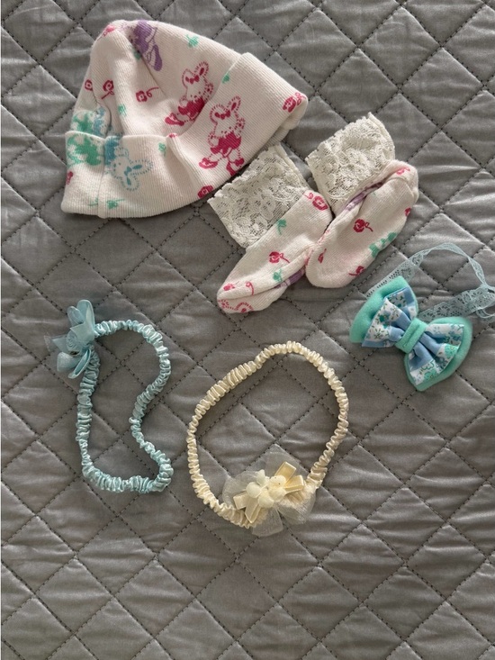 Other - Baby hat, booties 3 hair ribbons small baby